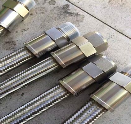 China Conjunto de mangueira de metal flexível / conjunto de acessórios flexíveis de mangueira de aço inoxidável fornecedor