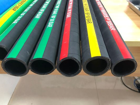 China Tubos de vapor de borracha EPDM com raio de curvatura de 500 mm para limpeza a vapor em ambientes industriais fornecedor